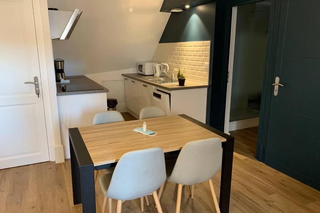 Ferienwohnung Le Cheval Bixio Beaune  Exterior foto