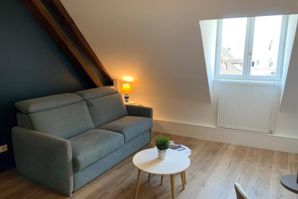 Ferienwohnung Le Cheval Bixio Beaune  Exterior foto
