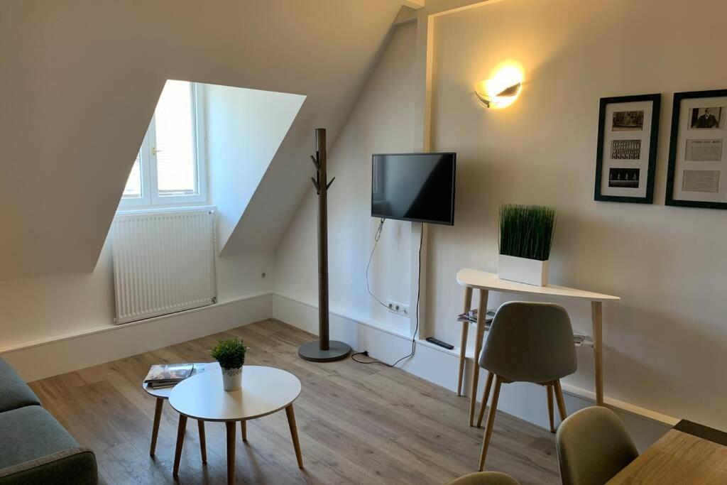 Ferienwohnung Le Cheval Bixio Beaune  Exterior foto